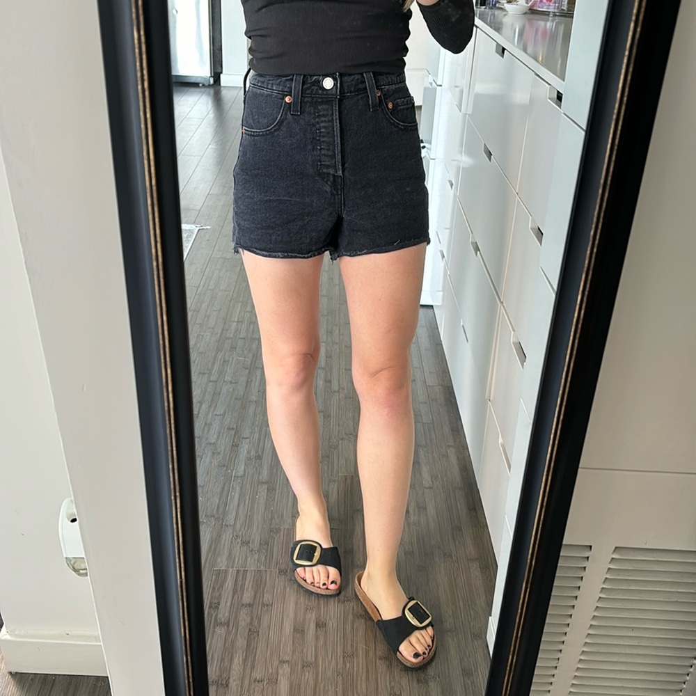 Levi’s black button fly ribcage denim jean shorts